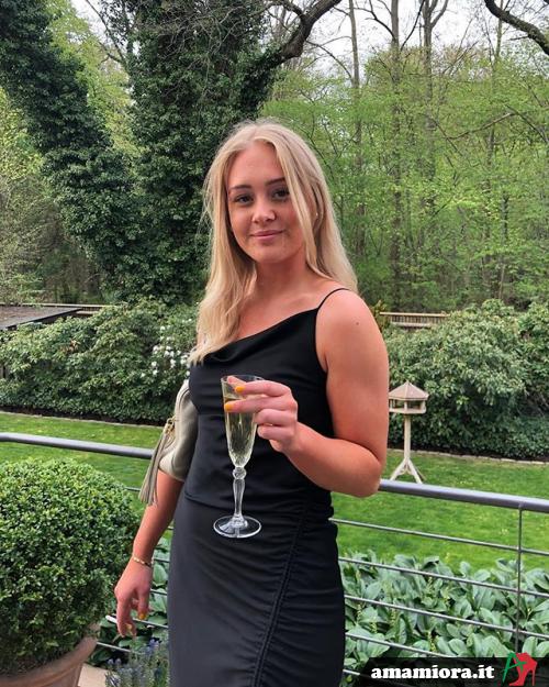 nicole4022 - date a Italian, 100% free nicole4022