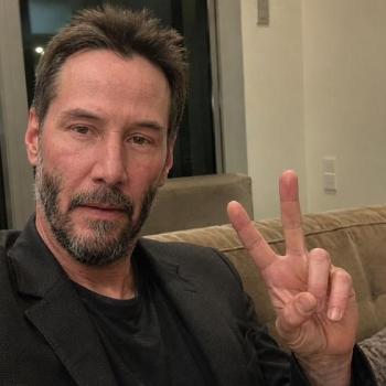 Keanureeves001 spoofed photo banned on amamiora.it